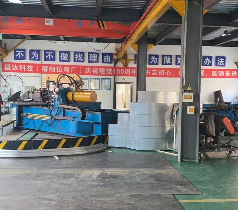 數控拉彎機結構形式