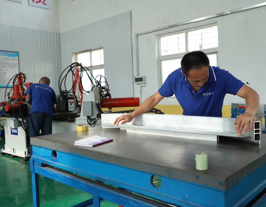 北京拉彎加工廠提供優(yōu)化軌道車輛車體端梁拉彎成形工藝