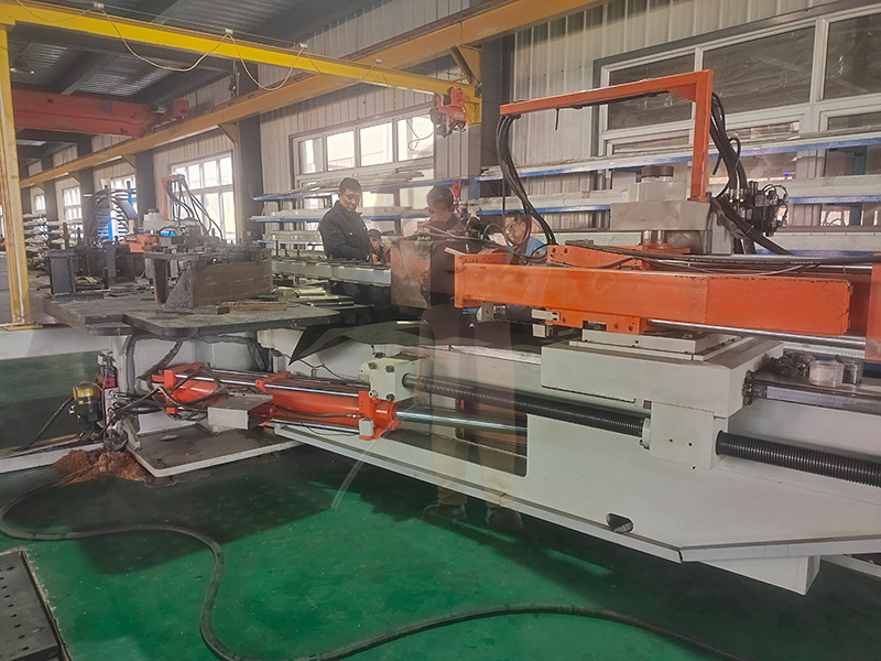 盛達(dá)拉彎廠高效完成風(fēng)電部件的拉彎加工 盛達(dá)拉彎廠高效完成風(fēng)電部件的拉彎加工