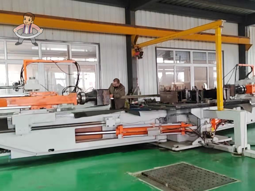 數(shù)控型材拉彎機(jī)（二)