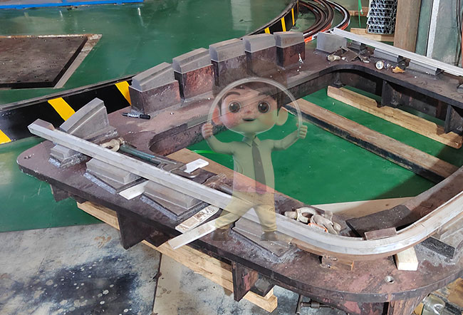 高鐵車窗鋁合金雙曲帶扭曲彎弧